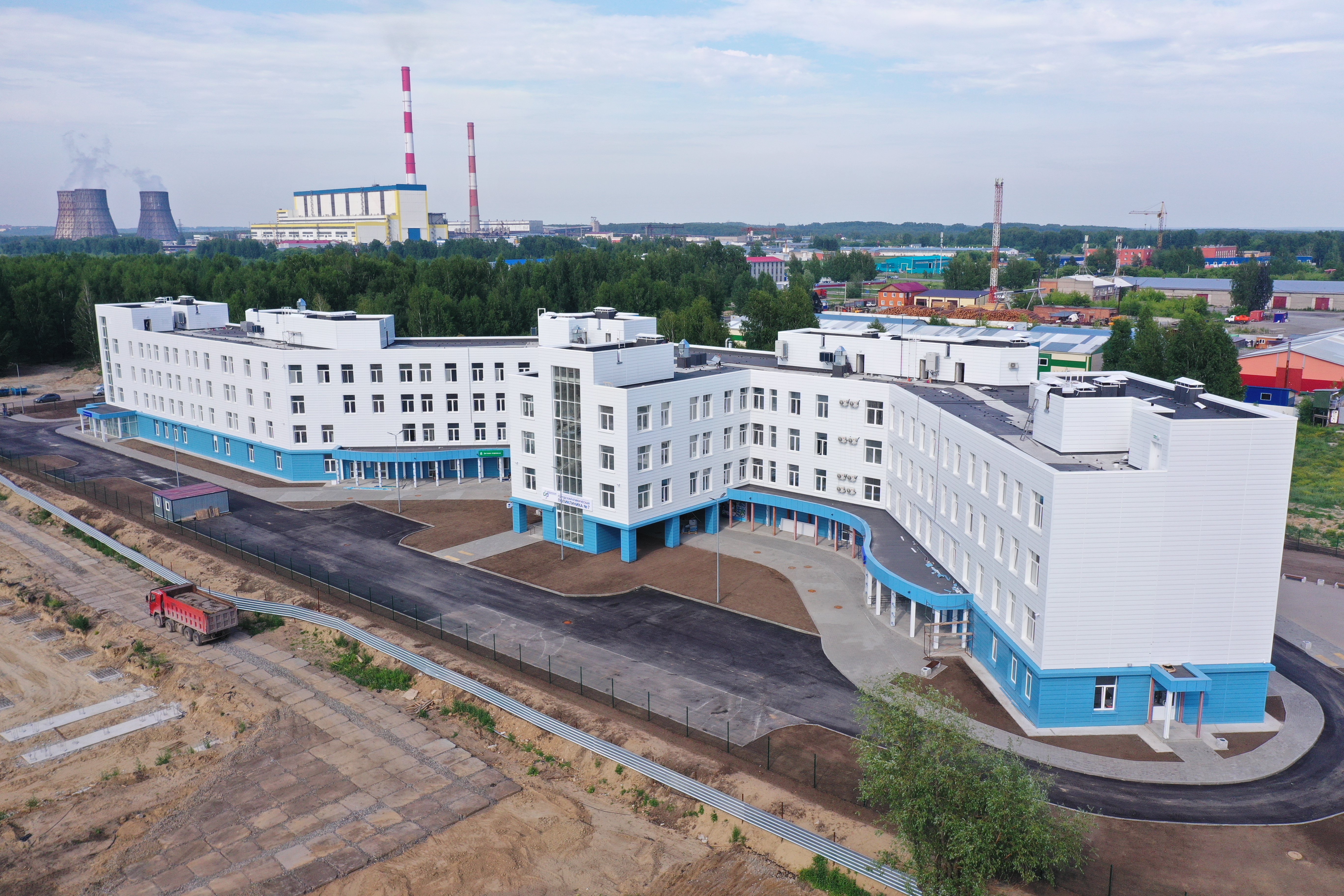 В строящиеся в Новосибирске ГЧП-поликлиники завозится медицинское  оборудование