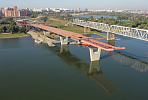 Длина смонтированного пролёта моста в Новосибирске после завершения очередного этапа составляет 285 метров